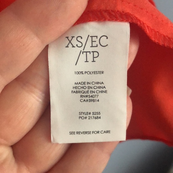 ⭕️ PRICE FIRM CAbi Size XS Red and White Shoulder Tie Top - Picture 5 of 7